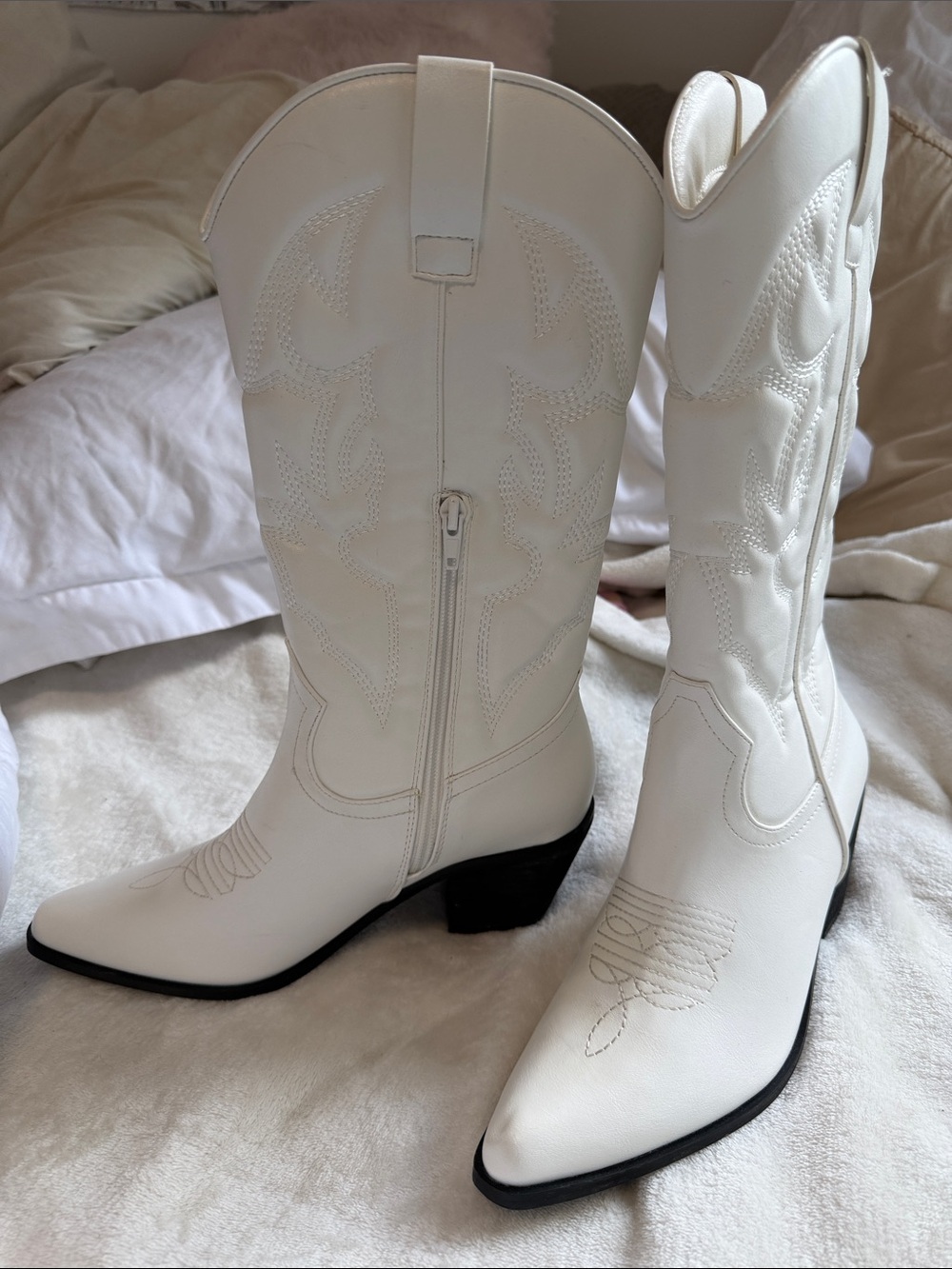 Classic White Women's Western Cowboy Boots